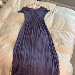 Short sleeve maxi dress.